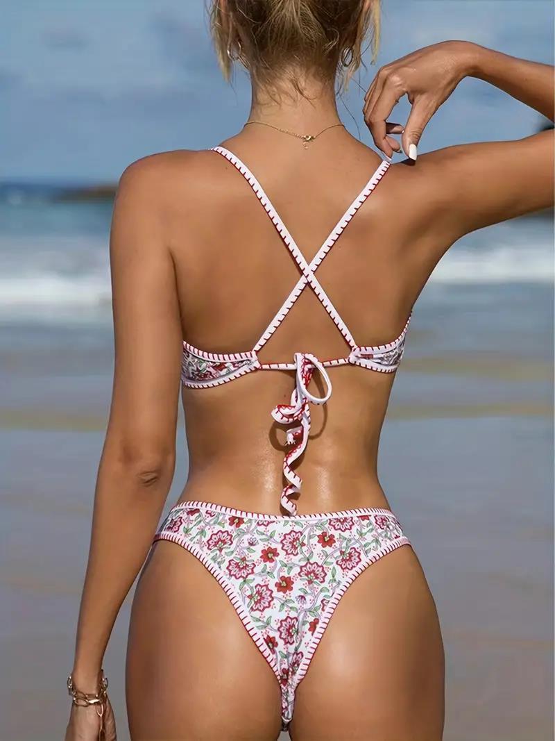 V-neck Embroidery Bikini Swimsuit